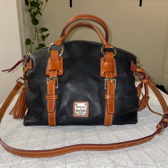 DOONEY & BOURKE PURSE - Picture 2 of 10